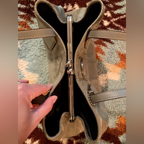 Coach Signature Stitch Carryall Kiss Lock Patent Leather Satchel - Picture 6 of 16